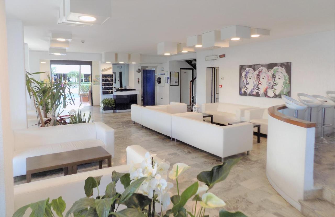 Hotel Diplomatic Riccione Exteriér fotografie