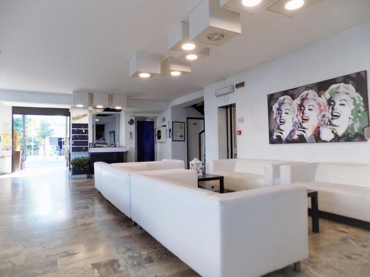 Hotel Diplomatic Riccione Exteriér fotografie