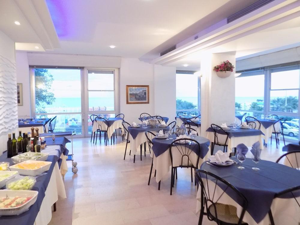 Hotel Diplomatic Riccione Exteriér fotografie
